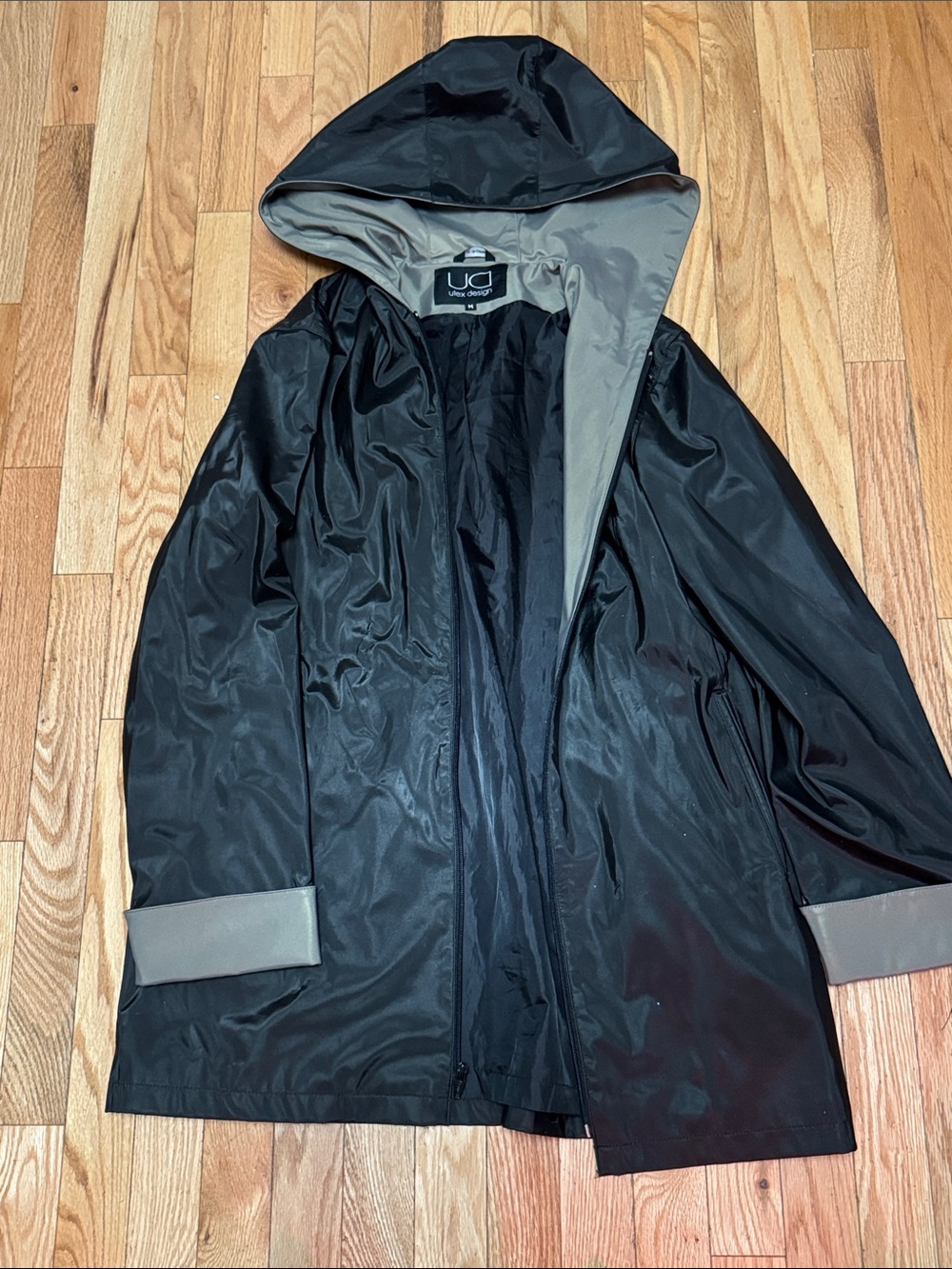 Utex design raincoat size medium